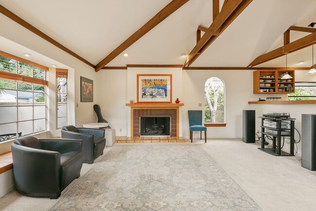 Building Photo - 6115 Manzanillo Dr