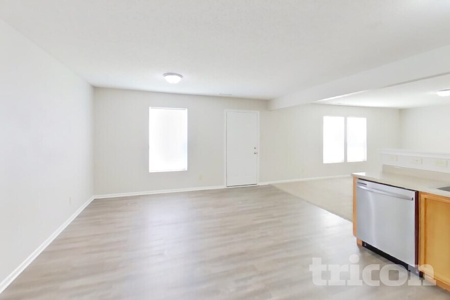 Building Photo - 10904 Wymm Ln
