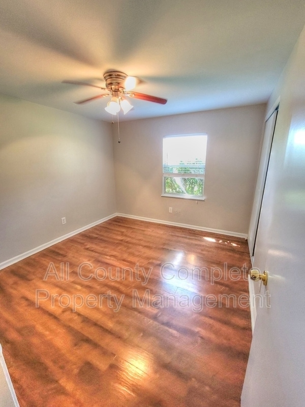 Building Photo - 10881 Key Coral Dr