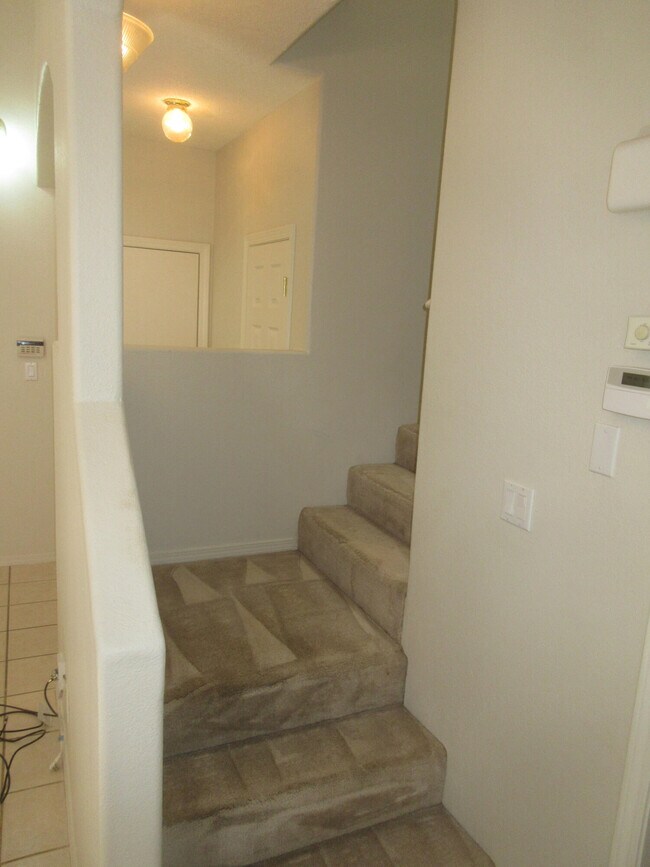 Building Photo - 4608 Holiday Breeze Pl NE