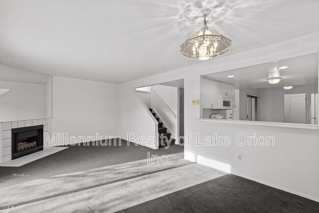 Building Photo - 5611 Drake Hollow Dr