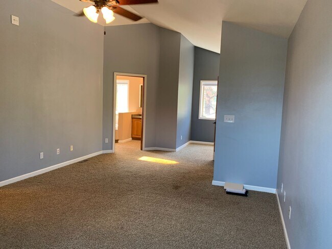 Building Photo - Beautifully updated home on 5 acres