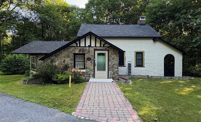 Primary Photo - 40 Browns Rd