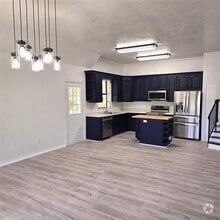 Building Photo - 31 Holiday Ln