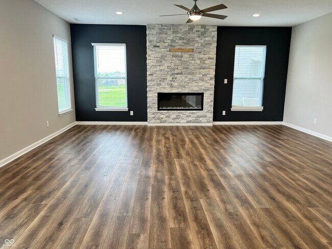 Building Photo - 5656 Grosbeak Dr