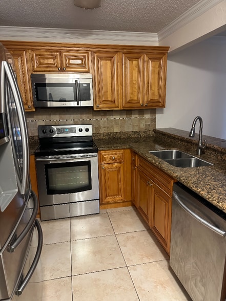 Primary Photo - 1561 Balfour Dr