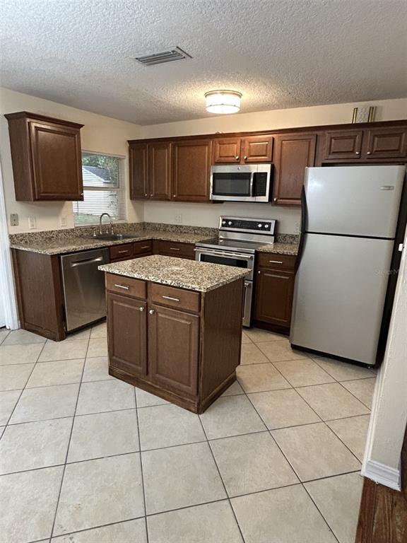 Building Photo - 2899 E Crooked Lake Dr