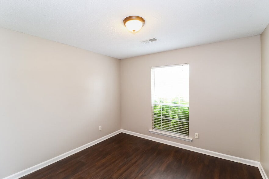 Building Photo - 11195 Cashmere Wood Dr