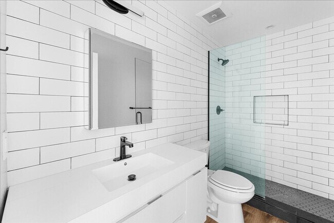 Building Photo - 941 Normandie Ave
