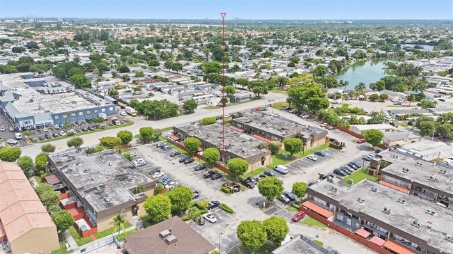 Building Photo - 810 SW 129th Pl
