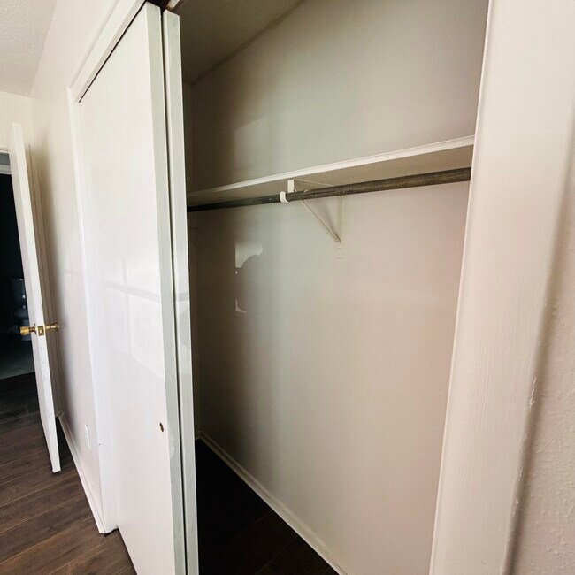 Building Photo - 1918 71st St