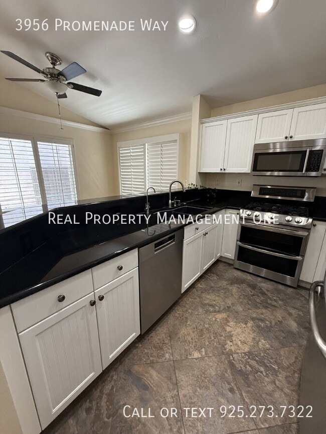 Building Photo - 3956 Promenade Way