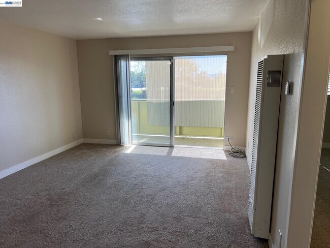 Building Photo - 36976 Mulberry St