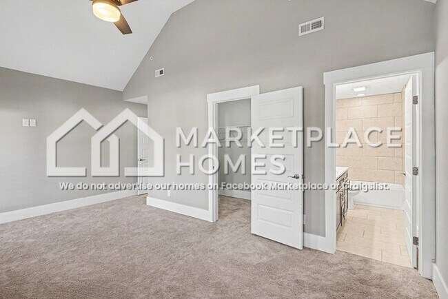 Building Photo - 2437/109 Bell St