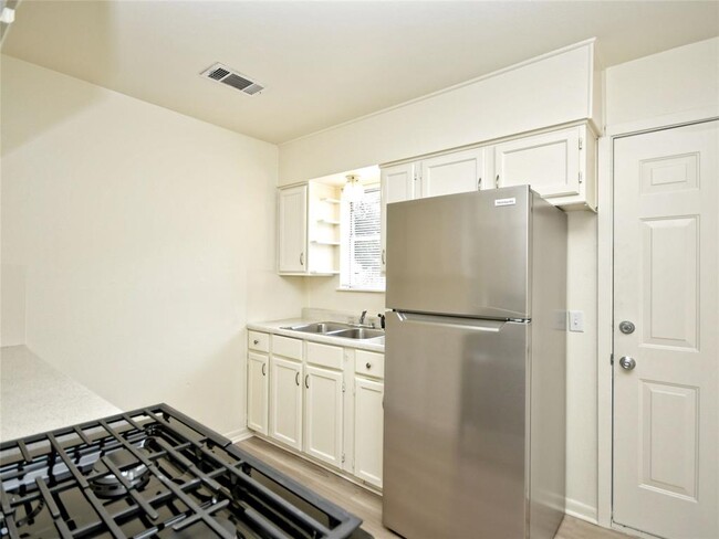 Building Photo - 7601 Tisdale Dr