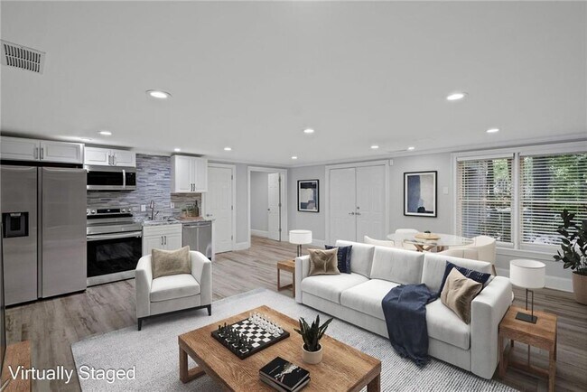 Building Photo - 710 Weybridge Pl
