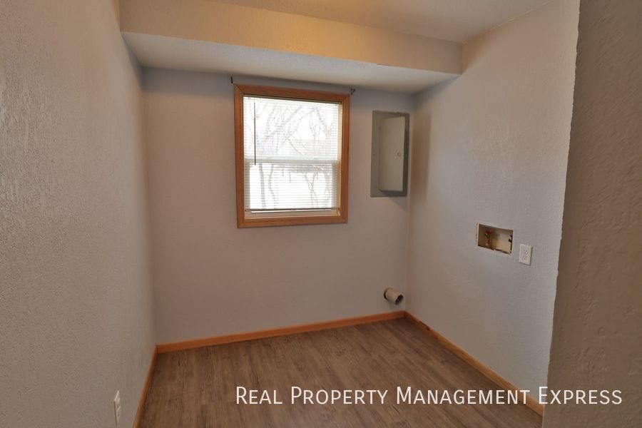 Building Photo - 3 Bedroom Duplex in Eastern Sioux Falls!