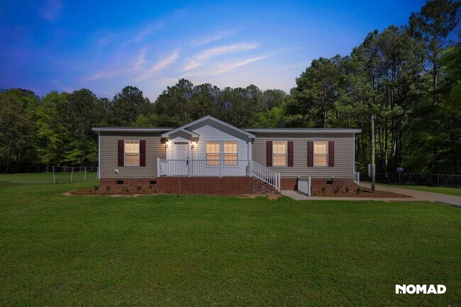 Primary Photo - *BRAND NEW* 3 Bedroom Single Family – Mode...
