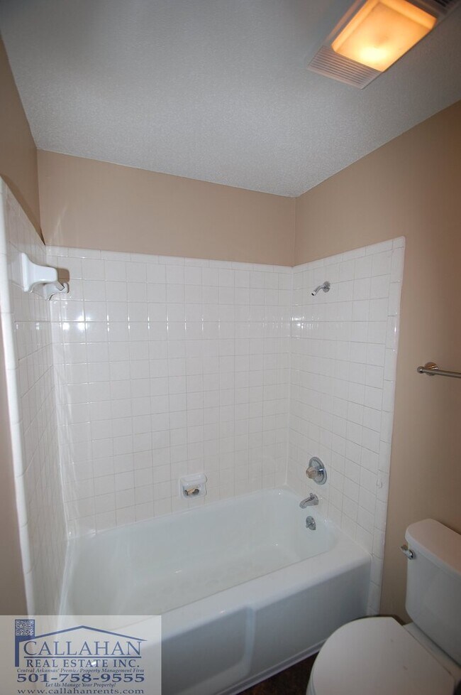 Building Photo - Home in the heart of Sherwood