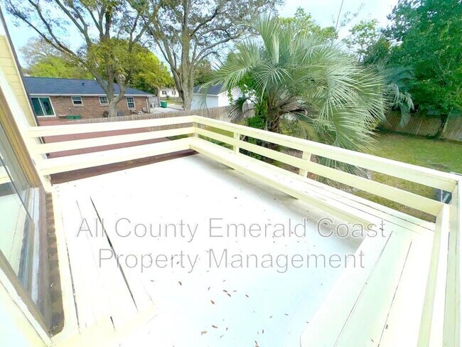 Building Photo - 504 Kelly St