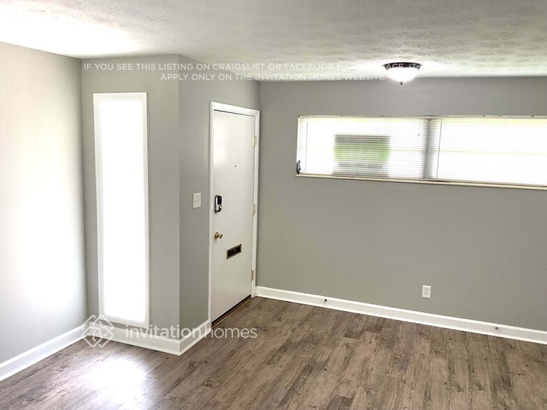 Building Photo - 4633 Waverly Ln