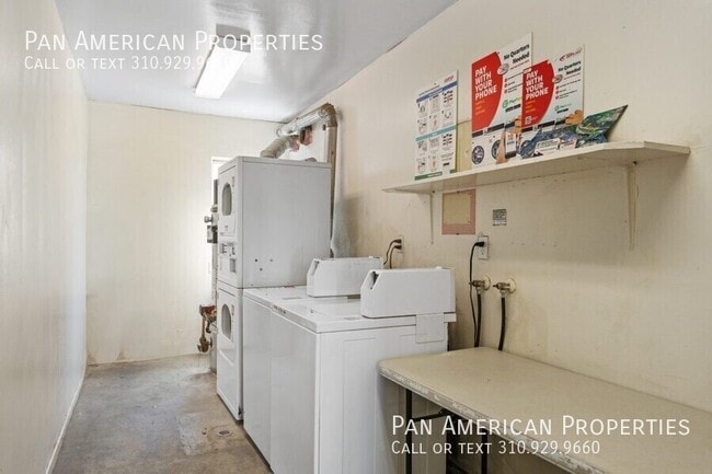 Building Photo - 817 Riverside Pl