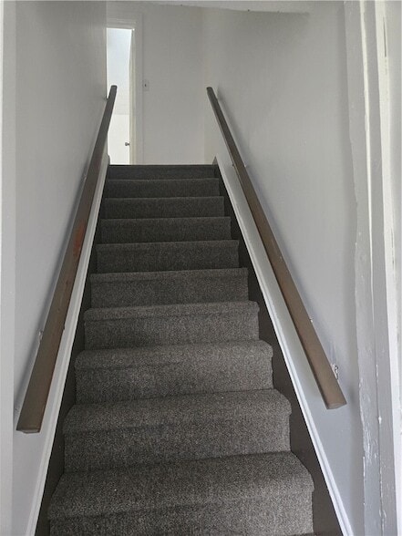 Building Photo - 93 White Rock Rd