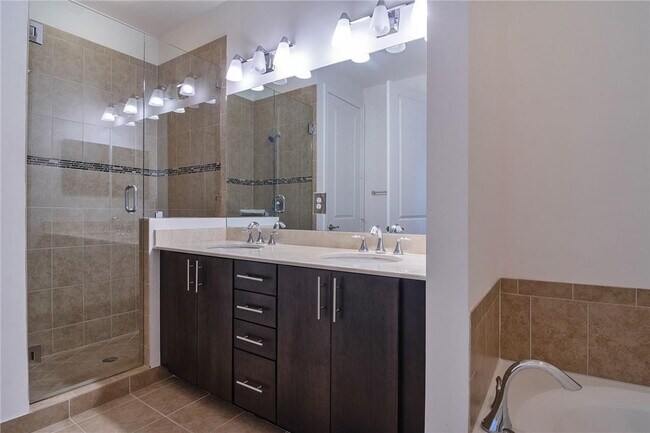 Building Photo - 126 Riverwalk Cir E