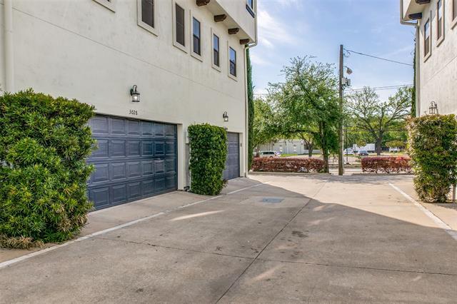 Building Photo - 3028 Carmel St