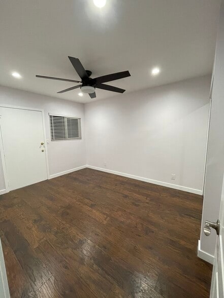 Building Photo - 12553 Chandler Blvd