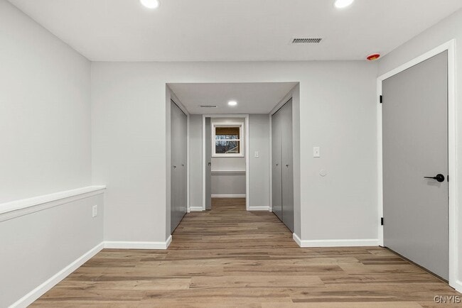 Building Photo - 7789 New Hope E