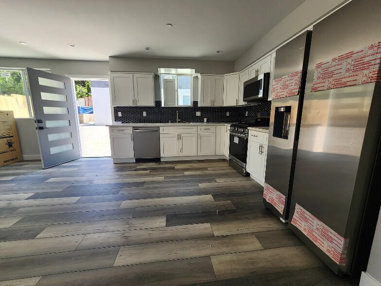 Building Photo - 3330 Portola Ave