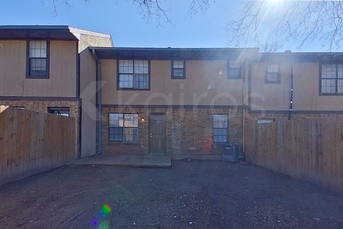 Building Photo - 2108 Woodnote Ln