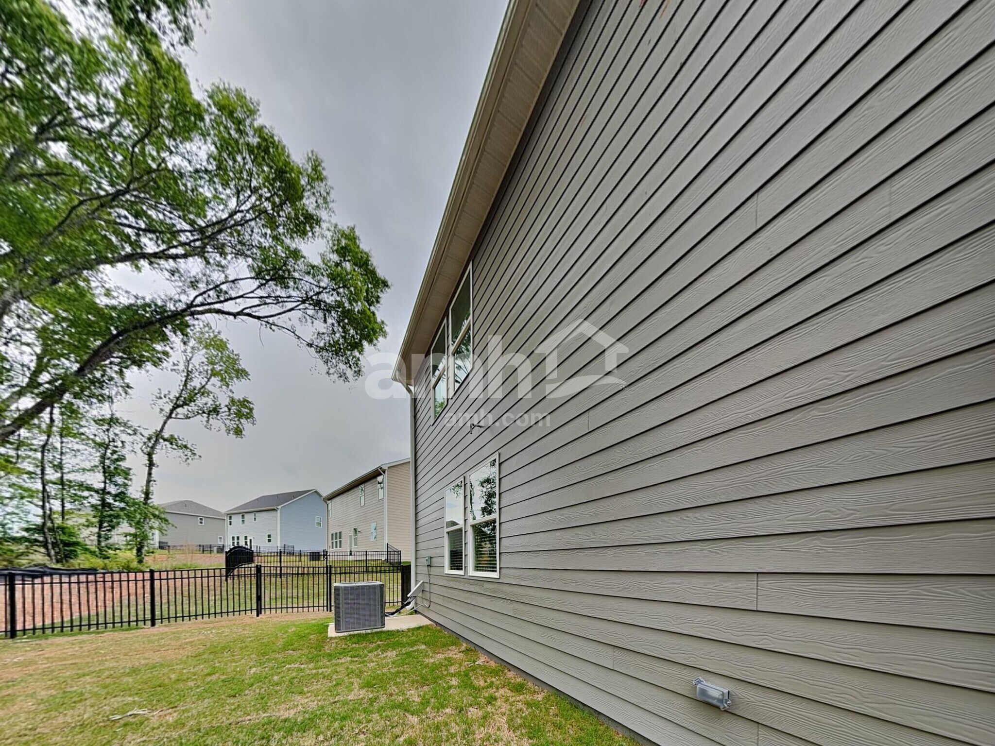 Building Photo - 214 Hickory Pointe Rd