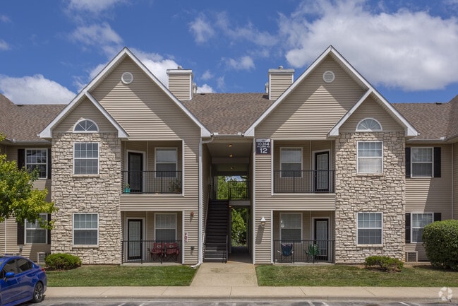 Building Photo - Pinnacle Pointe