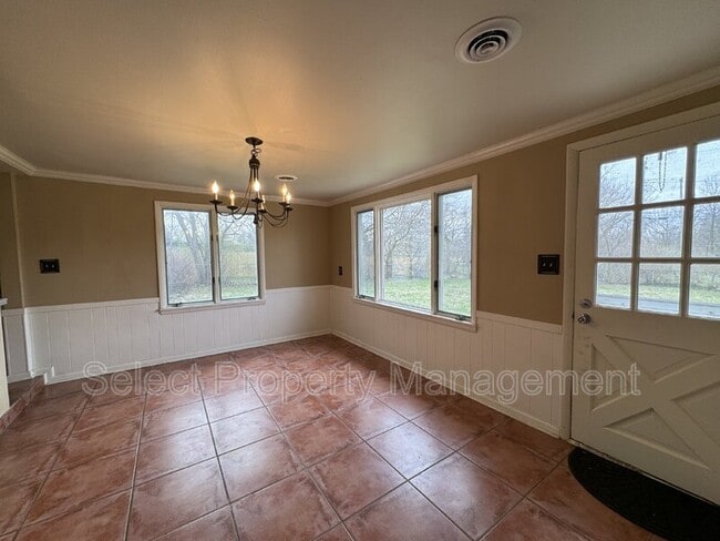 Building Photo - 5437 Covington Rd