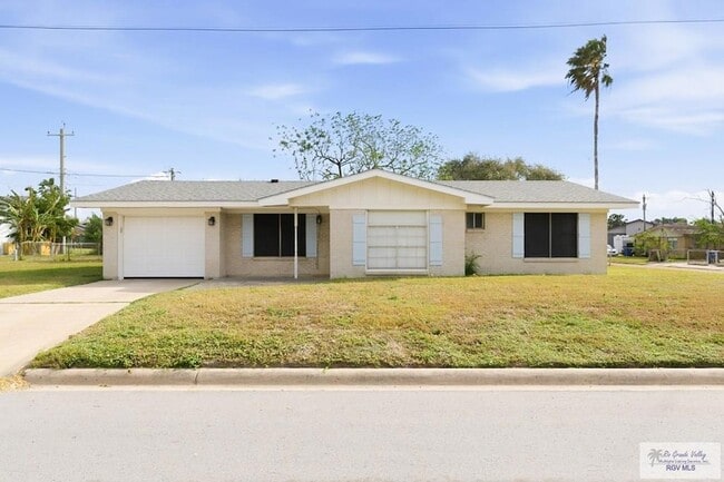 Building Photo - 711 Cisneros St