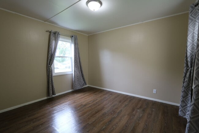 Building Photo - 2406-2406 Flint Hills Dr