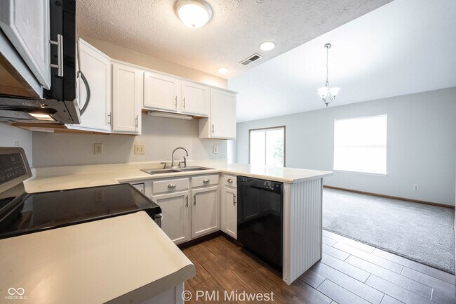 Building Photo - 1092 Cobra Dr
