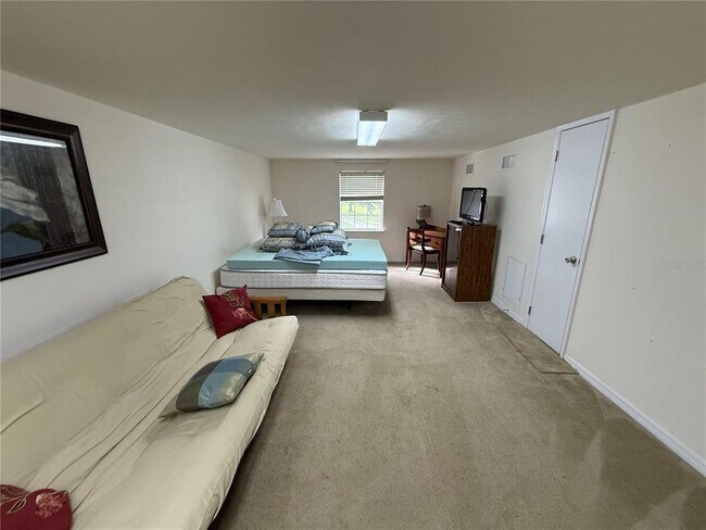 Building Photo - 8762 FL-26