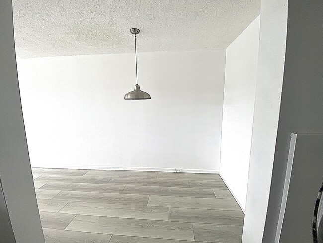 Building Photo - 98 Tilford Pl