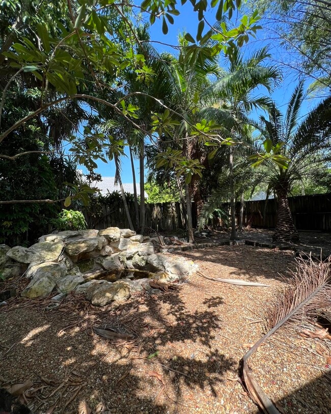 Building Photo - 5415 N Flagler Dr
