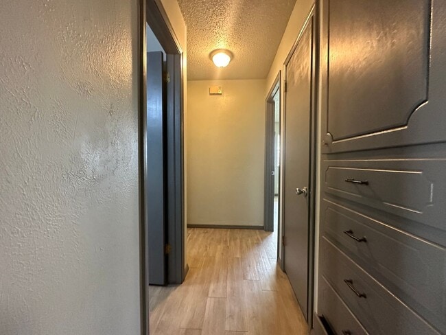 Building Photo - 2 bed unit okc