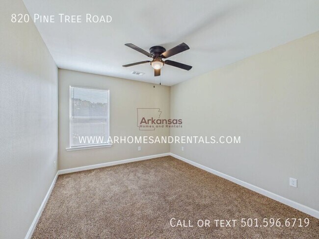 Building Photo - 820 Pine Tree Rd