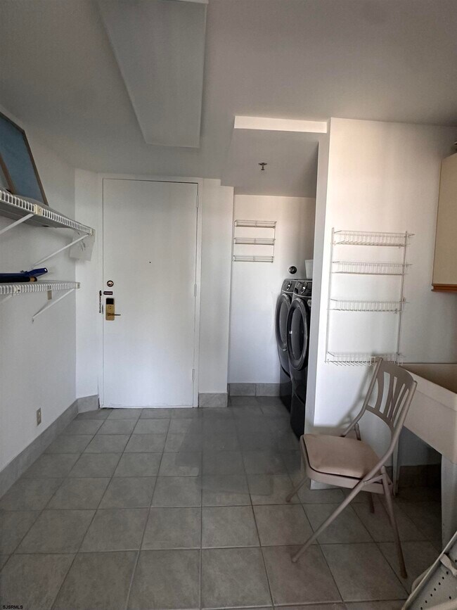 Building Photo - 3101 Boardwalk