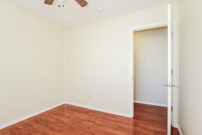 Building Photo - 2519 N 148th Dr