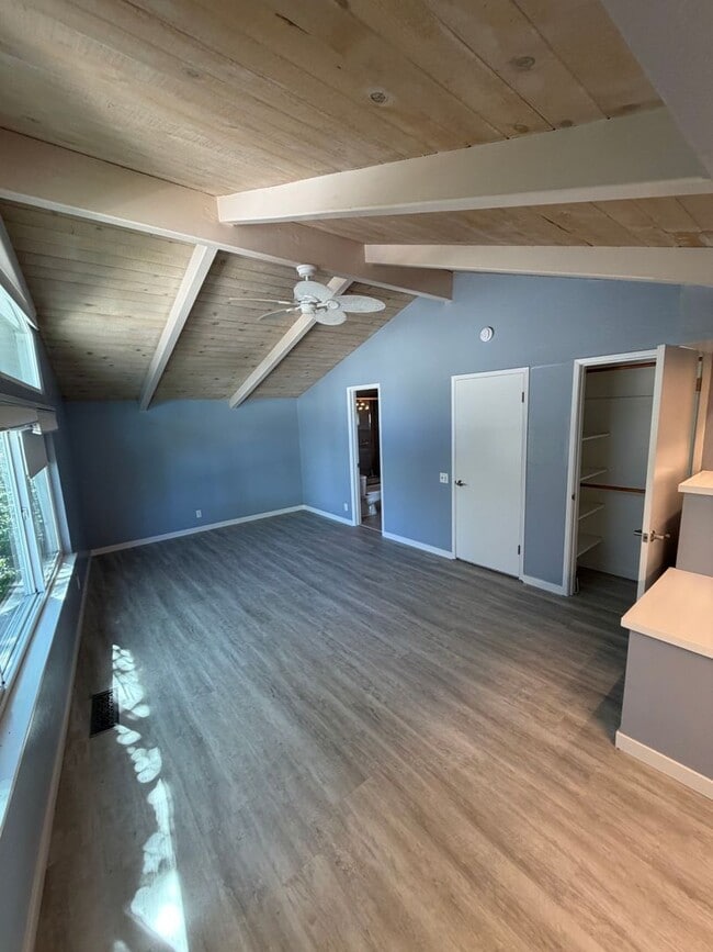 Building Photo - Charming Residence in Belmont