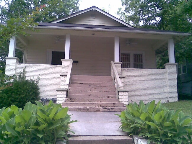 Building Photo - 947 White St SW