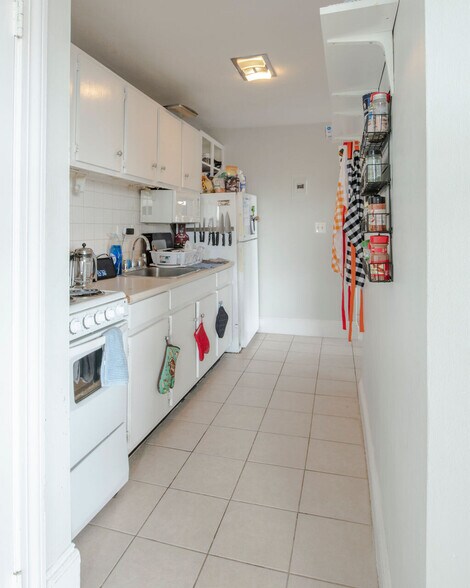 Building Photo - 178 Brighton Ave