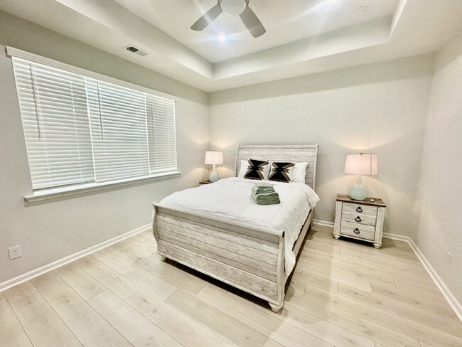 Building Photo - Margaritaville Two Bedroom Fully Furnished Home!